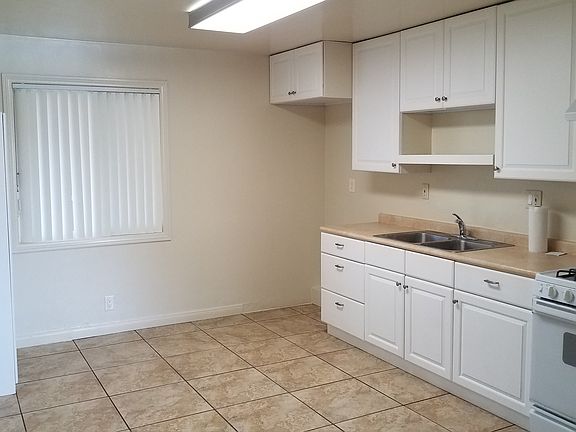 5th image of 3109 S El Camino Real APT A