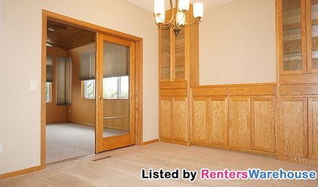 5th image of 322 Sibley St