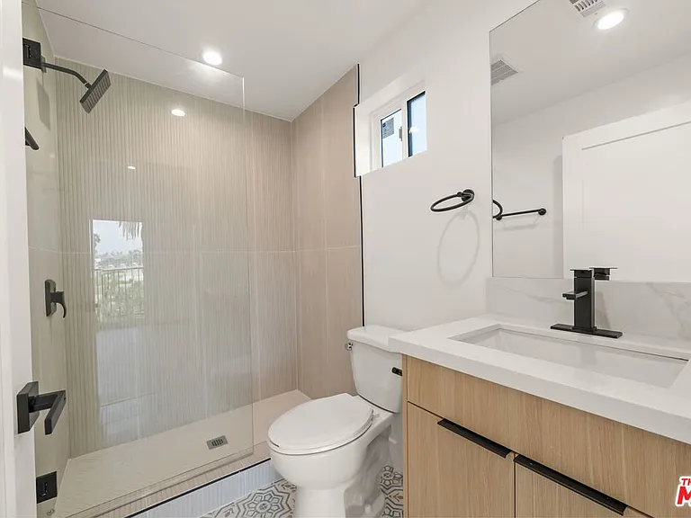 913 N Hobart Blvd #1/4 — Photo 20