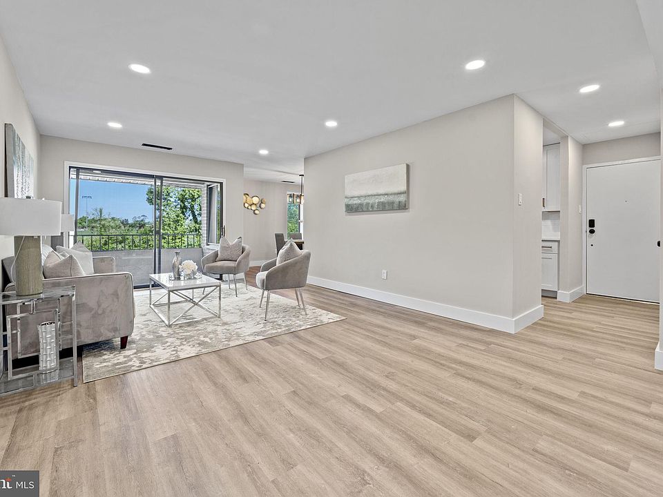 1st image of 523 Florida Ave APT 204