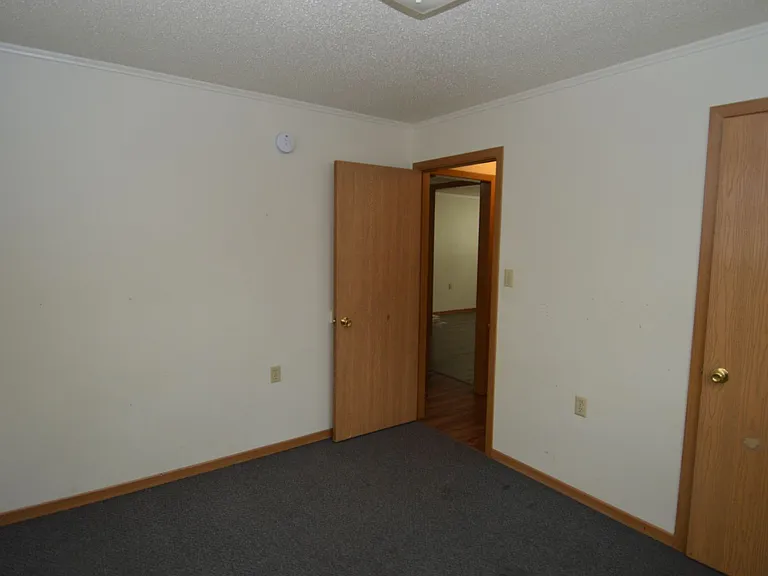 Goelzer-1114 Park Dr. — Photo 6