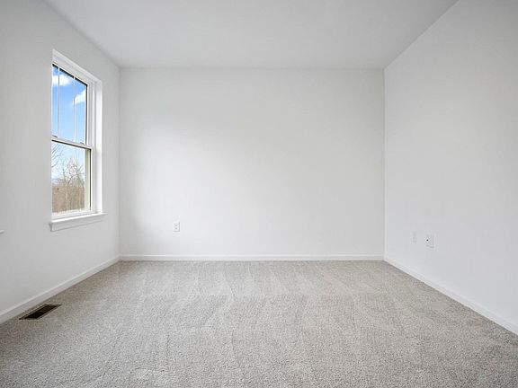 5th image of 214 Rockville Blvd