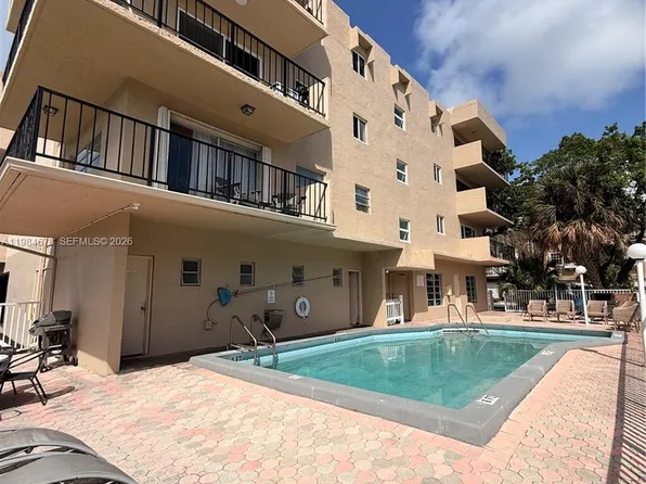 3860 NE 170th St APT 304, North Miami Beach, FL 33160