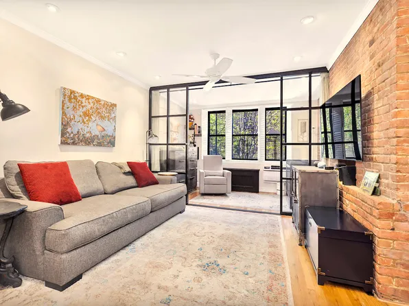 250 West 15th Street image 1 of 11