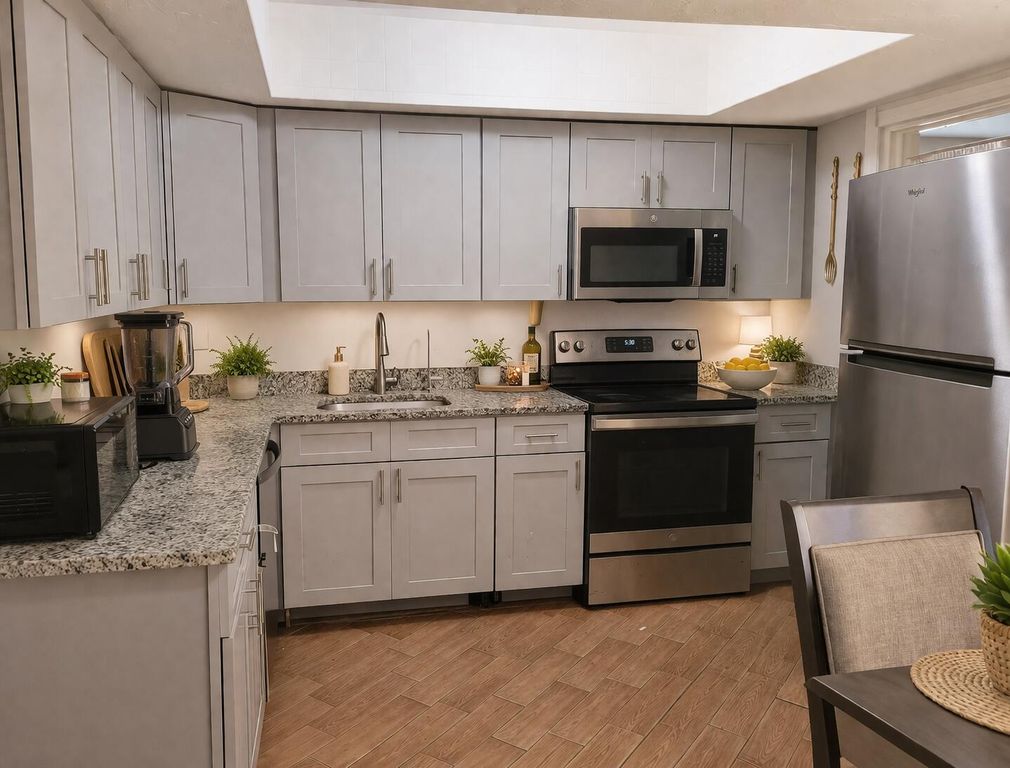 2330 NE 1ST Avenue, photo 5
