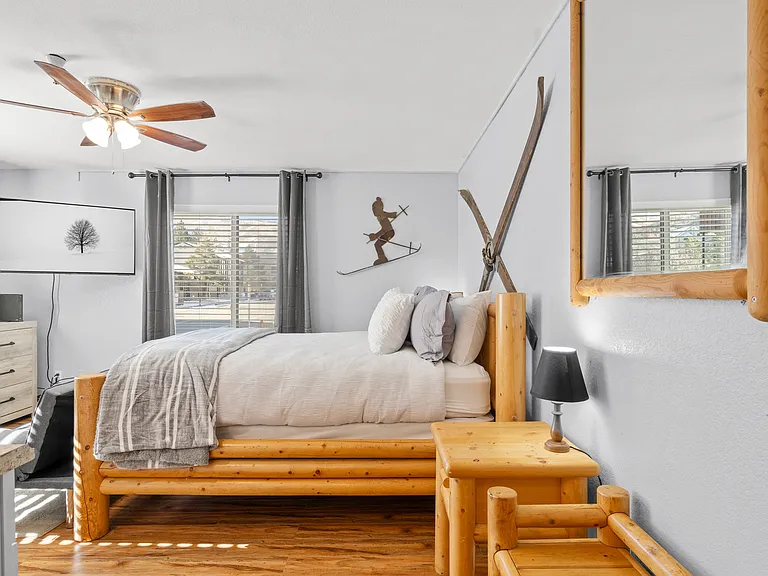 Queen Bed / Futon