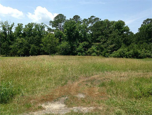 2nd image of 4044 Nebraska Rd