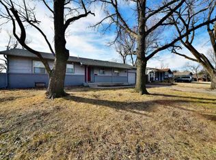 8401 W Birch Ln, Wichita, KS 67212