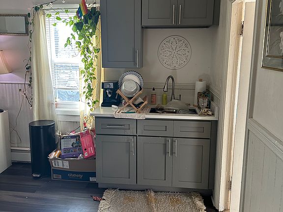 4th image of 44 Gesler St Floor 2
