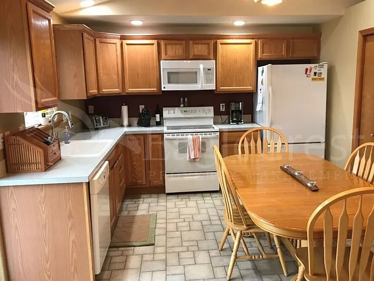 2331 Hawk Dr — Photo 6