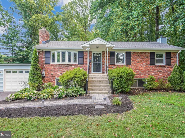 6641 Kerns Rd, Falls Church, VA 22042