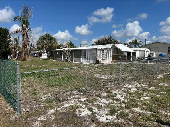 1574 NE Oriole Ave, Stuart, FL 34994