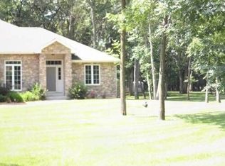 9249 E Oak Ridge Dr, Rochelle, IL 61068