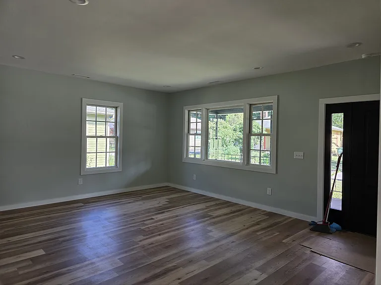141 Edwards Ave — Photo 2