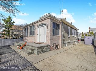 369 Cromwell Ave, Staten Island, NY 10305