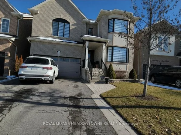 259 Queen Mary Dr, Brampton, ON L7A 3L6