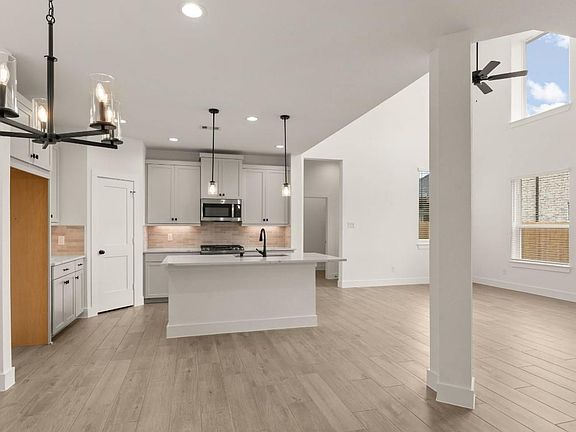 2nd image of 12842 Meadow Wind Way