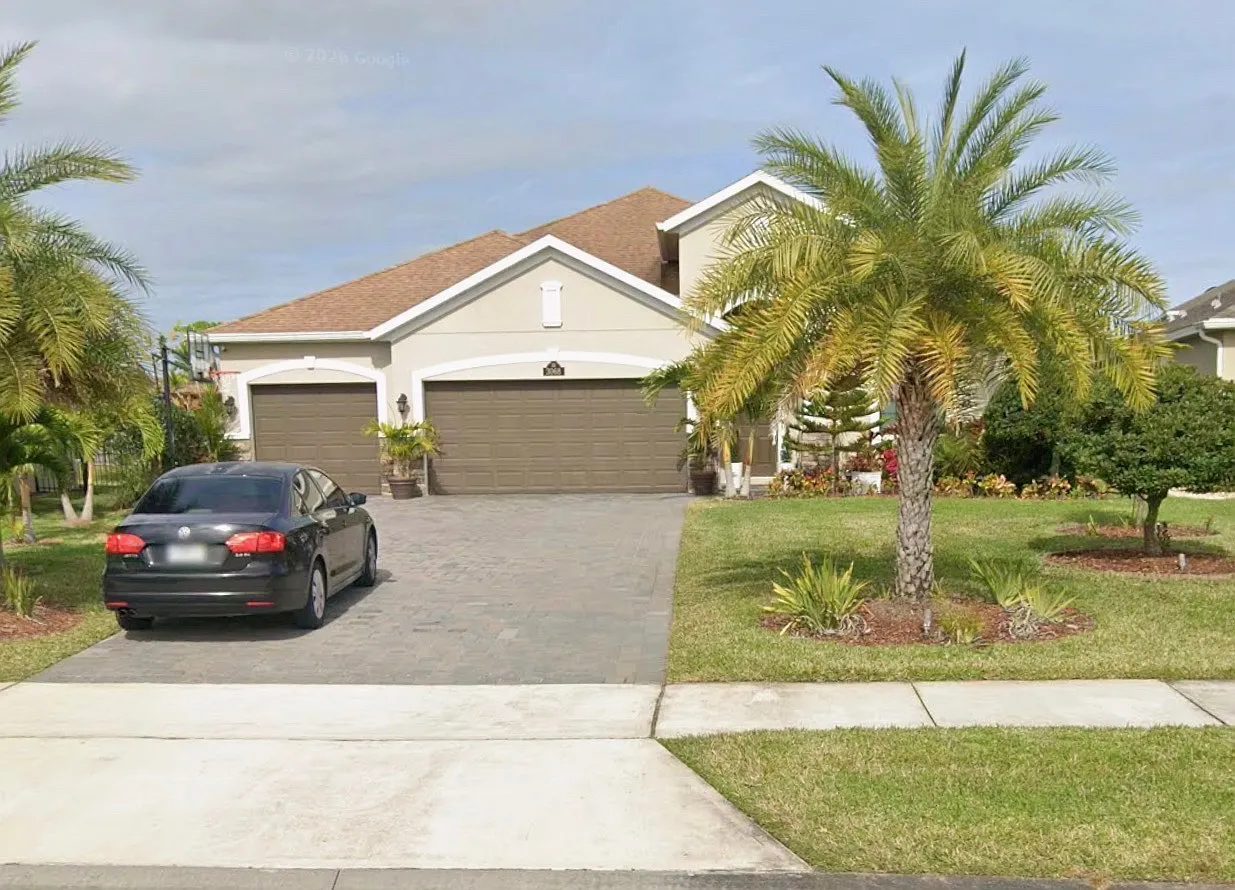 4 bed, 2485 sqft, $4,000 — Photo 1