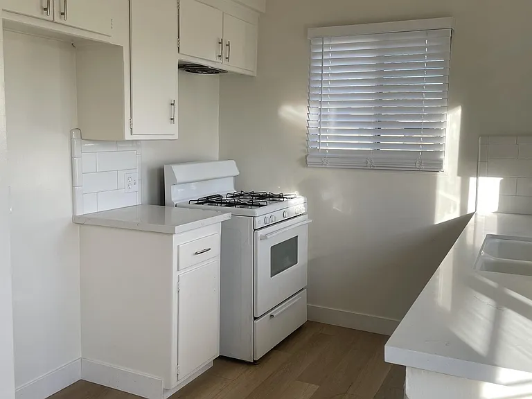 500 E Washington Blvd — Photo 1