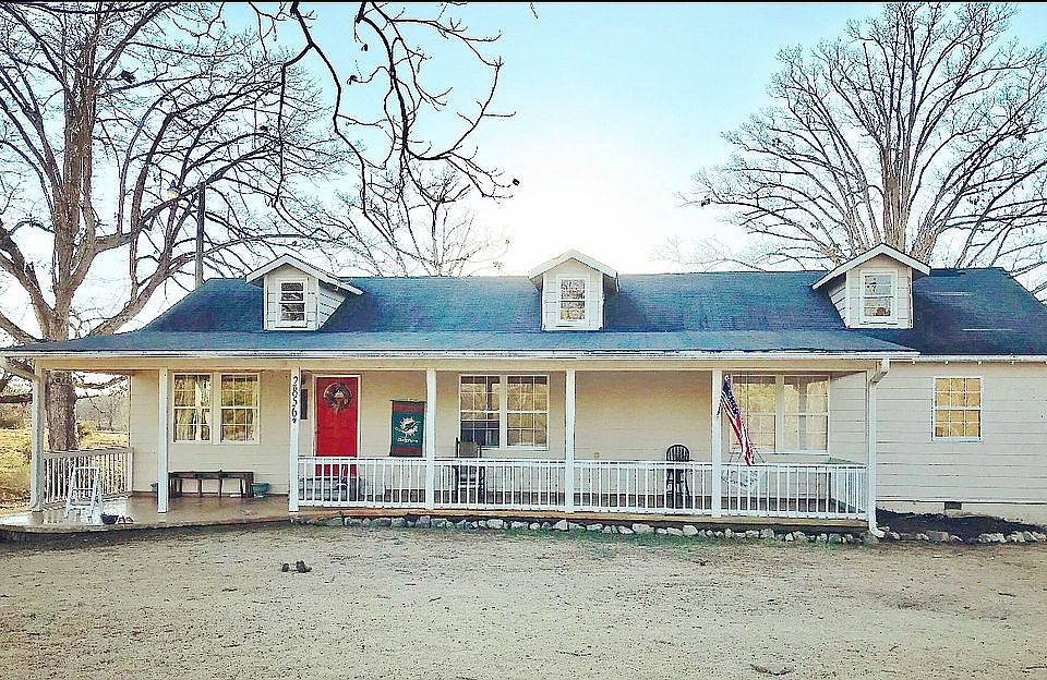 2nd image of 2856 Nub Garland Rd