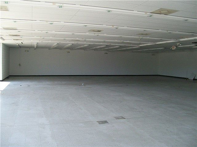 2nd image of 3095 Eastend Dr