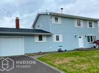 26 Harvey Ln, Ronkonkoma, NY 11779