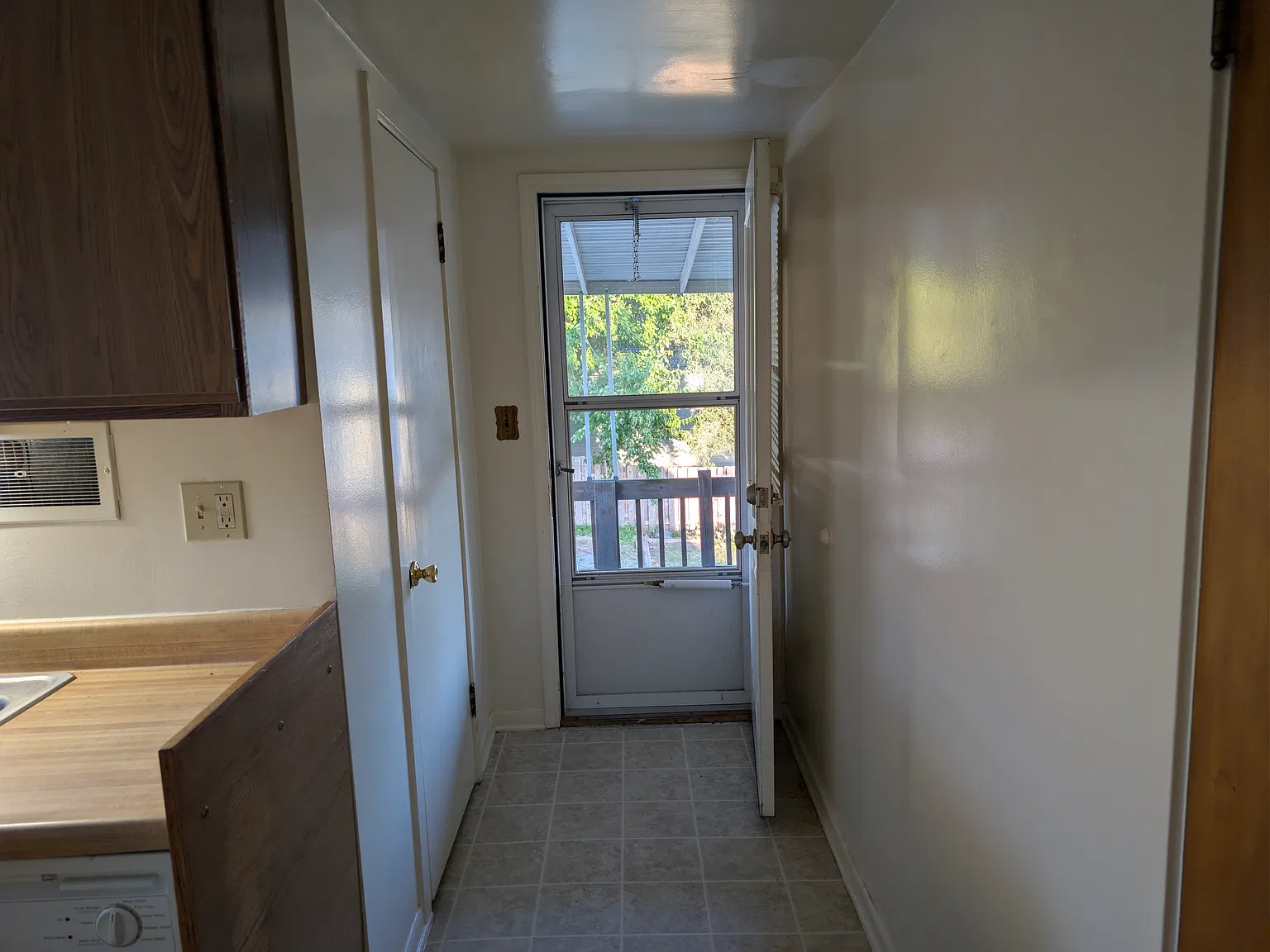 2 bed, 1000 sqft, $1,475 — Photo 4