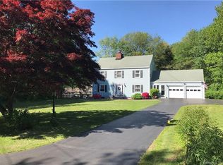 41 Brookhills Rd, Branford, CT 06405