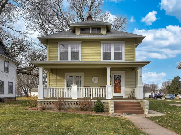 608 Walnut St, Walnut, IA 51577