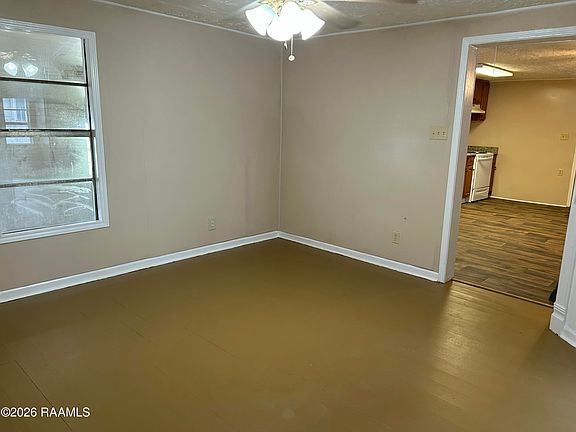 4th image of 911 Sunset St