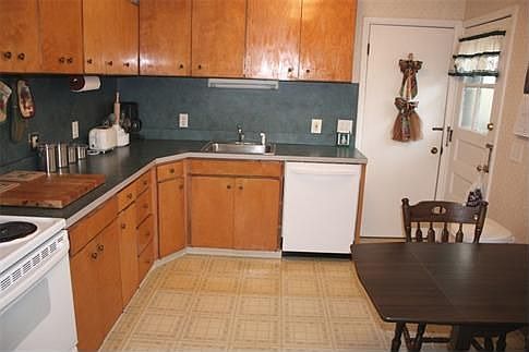 5th image of 12 Belvidere Ave