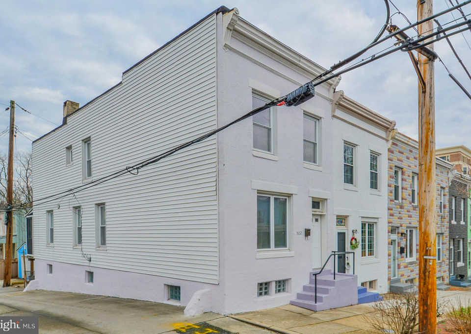 2nd image of 922 W 38th St