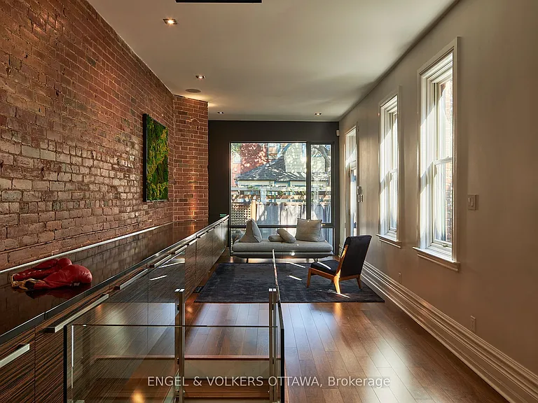 103 James St — Photo 11