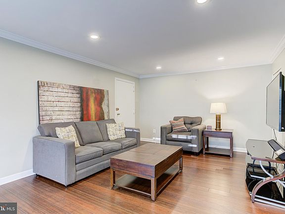 2nd image of 12711 Gordon Blvd APT 81