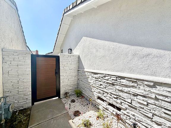 4th image of 21676 Superior Ln