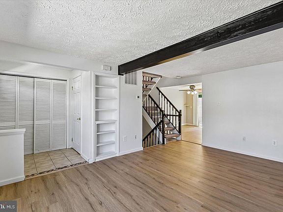 5th image of 3113 Holly Berry Ct
