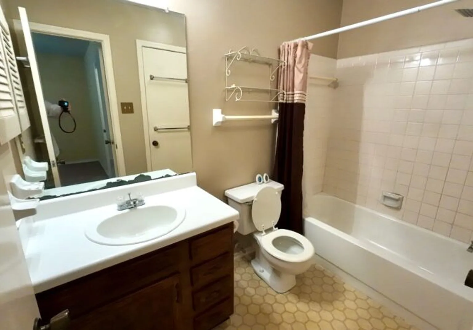 2/2 Condo with Covered Parking - West Mobile — Photo 4