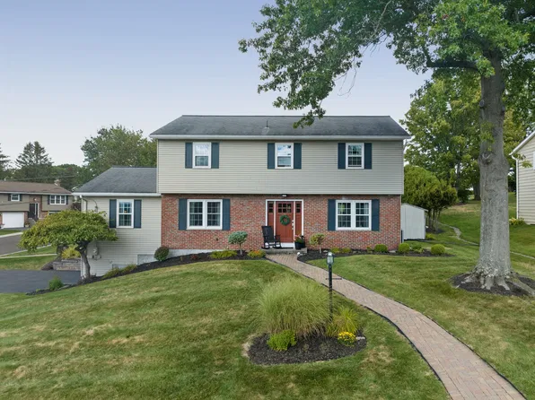 15 David Dr, Johnson City, NY 13790