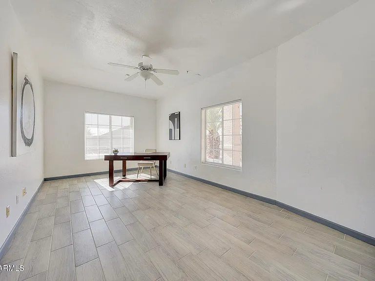 11832 E Clinton St — Photo 10