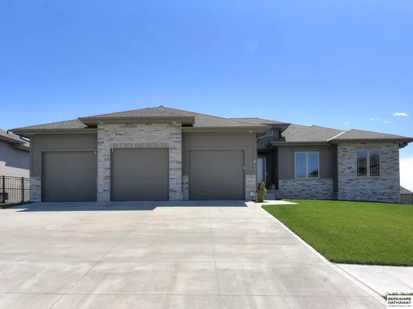 1403 N 196th St, Elkhorn, NE 68022
