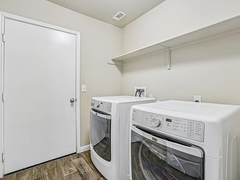 10604 Menominee Falls Ln — Photo 30