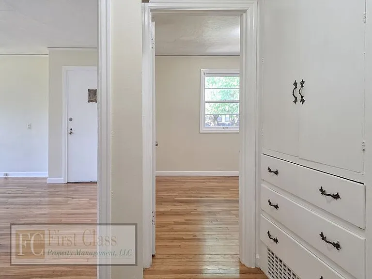 5725 N Montana Ave — Photo 10