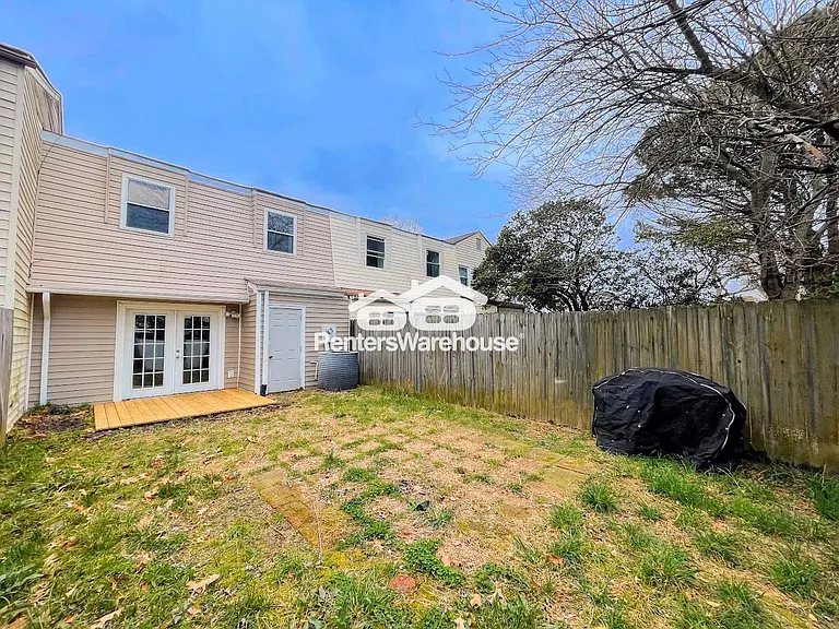 5629 Banbury Ct — Photo 24