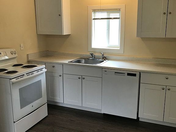 5th image of 1087 E St