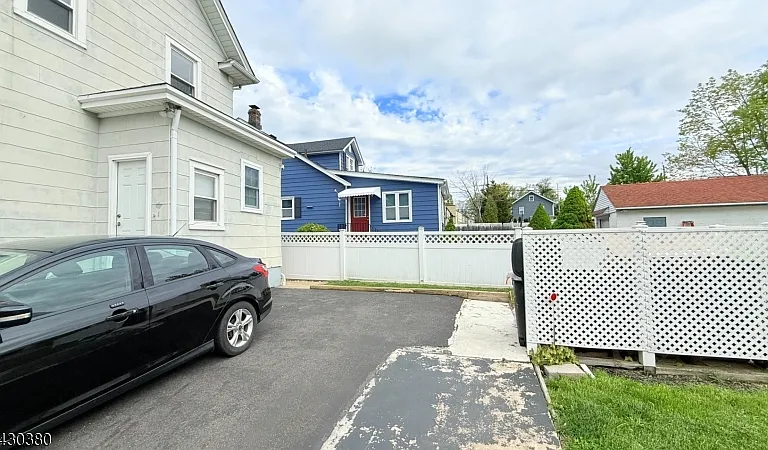 104 Thompson St — Photo 24