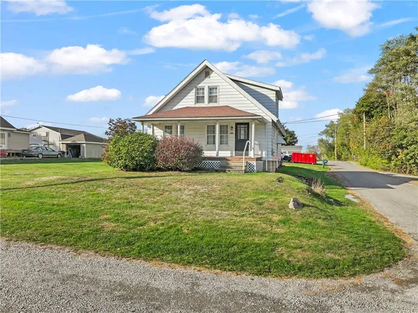 1040 Kanawha St, Ellwood City, PA 16117