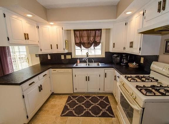 4th image of 17494 Starlite Dr