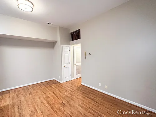 411 Clark St #4 — Photo 8