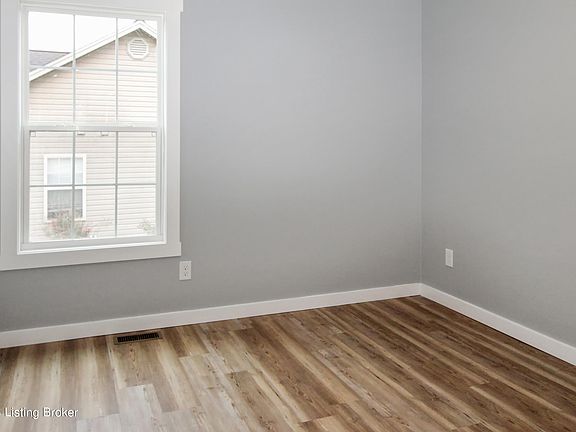 5th image of 2000 White Oak Dr