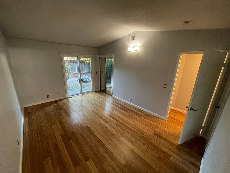 3021 Lillard Dr — Photo 2